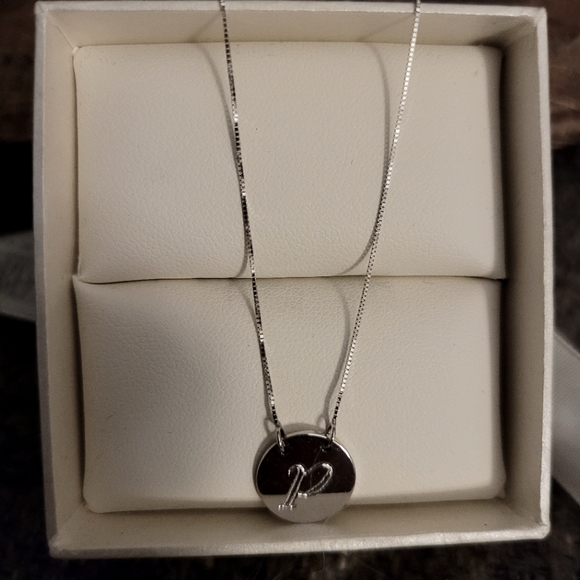 Removable p disc necklace